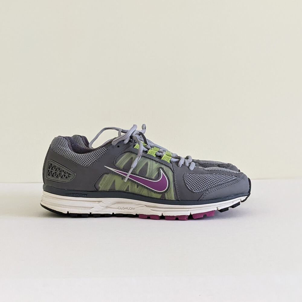 Nike Vomero 7 Running Shoes Womens Size 9.5 Gray Purple Sneaker 511559-050